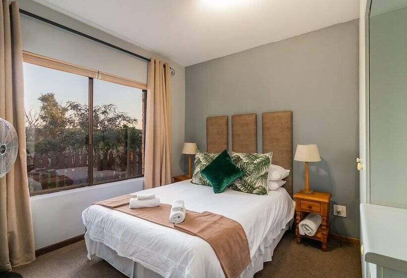 اتاق خانوادگی, Overmeer Guest House