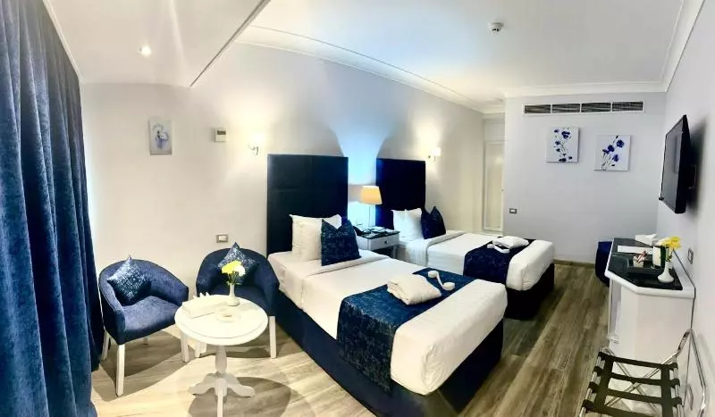 اتاق لوکس با چشمانداز استخر, Paradise Inn Beach Resort