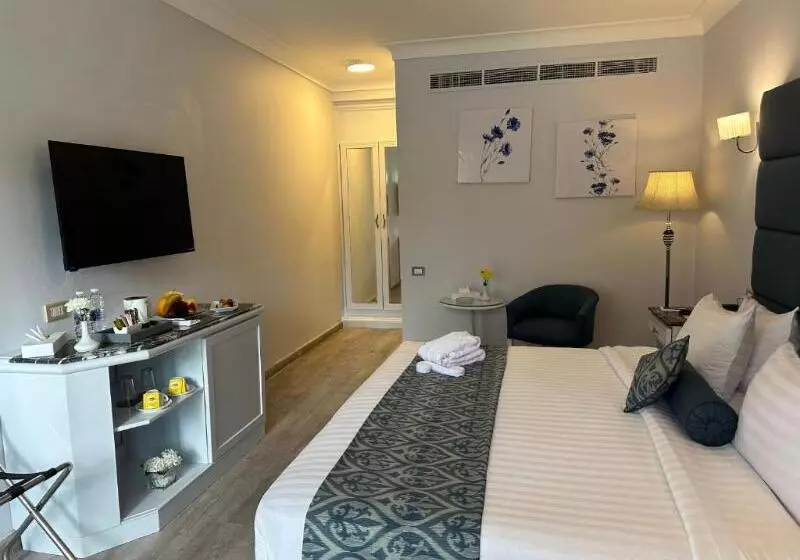 اتاق لوکس با چشمانداز استخر, Paradise Inn Beach Resort