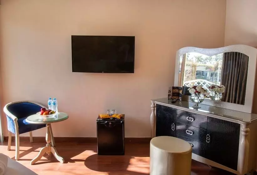 اتاق لوکس, Paradise Inn Beach Resort