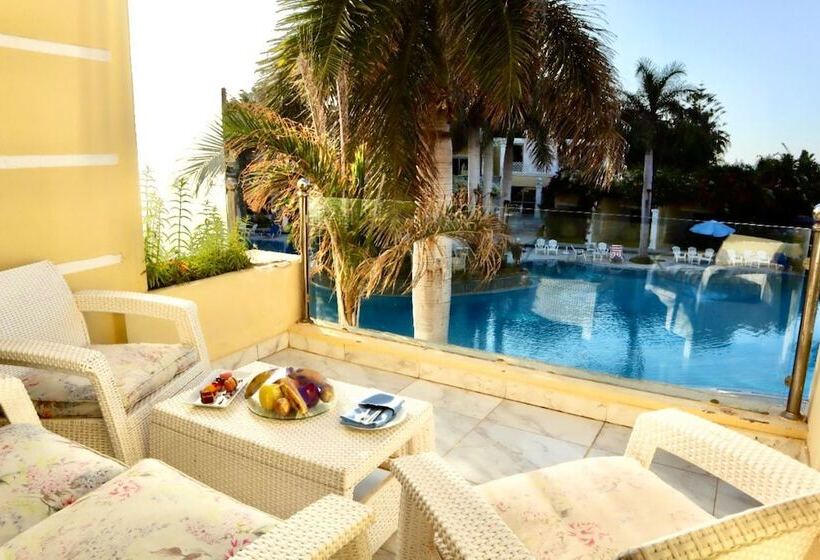 سوئیت رویال, Paradise Inn Beach Resort
