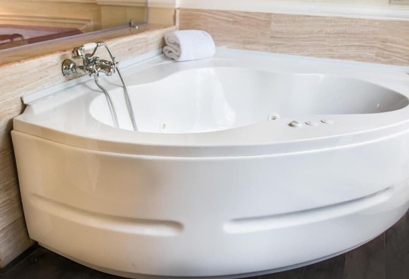 سوئیت رویال, Paradise Inn Beach Resort