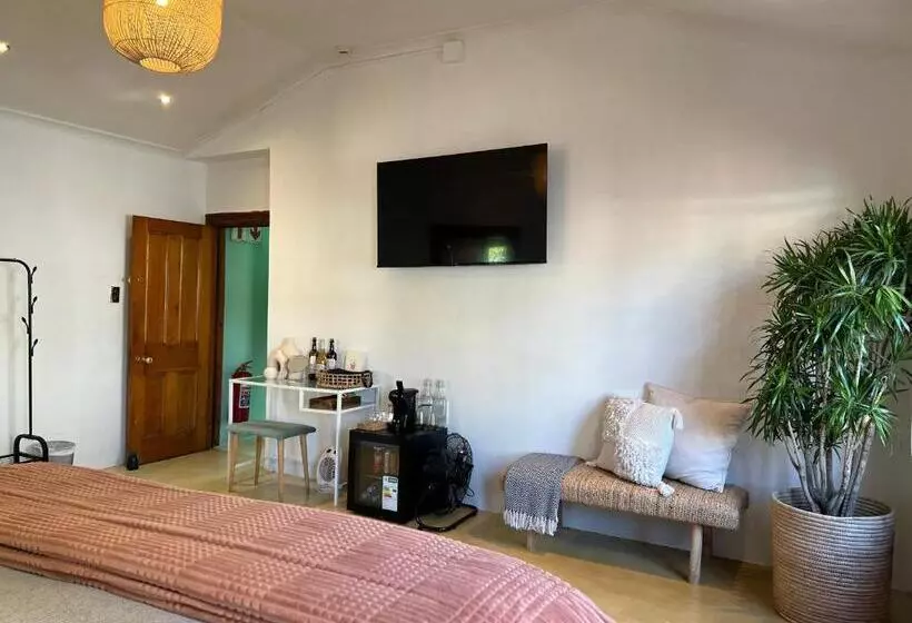 コンフォートルーム, Sweet Orange Guest House