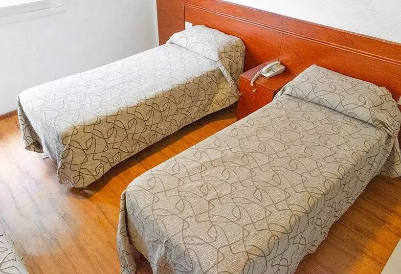اتاق استاندارد سه نفره, Traful