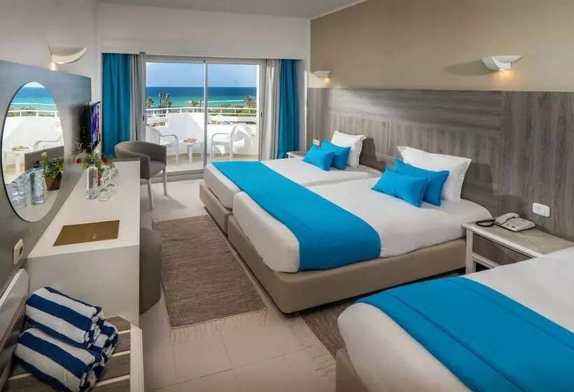 景色の見えるスタンダード４人部屋, Vincci Helya Beach