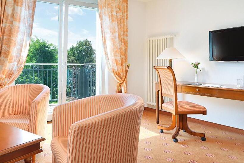 جناح جونيور, Victor S Residenz Hotel Berlin Mitte