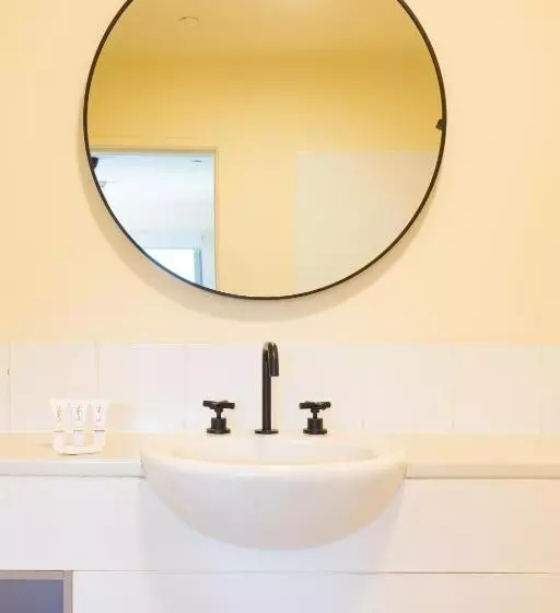 اتاق استاندارد, Selina Brisbane