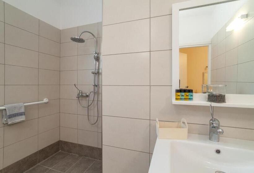 장애인을 위한 스탠다드 룸, Amaryllis