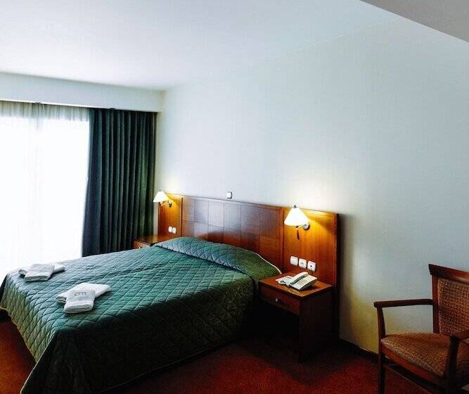 غرفة قياسية, Athens Mirabello