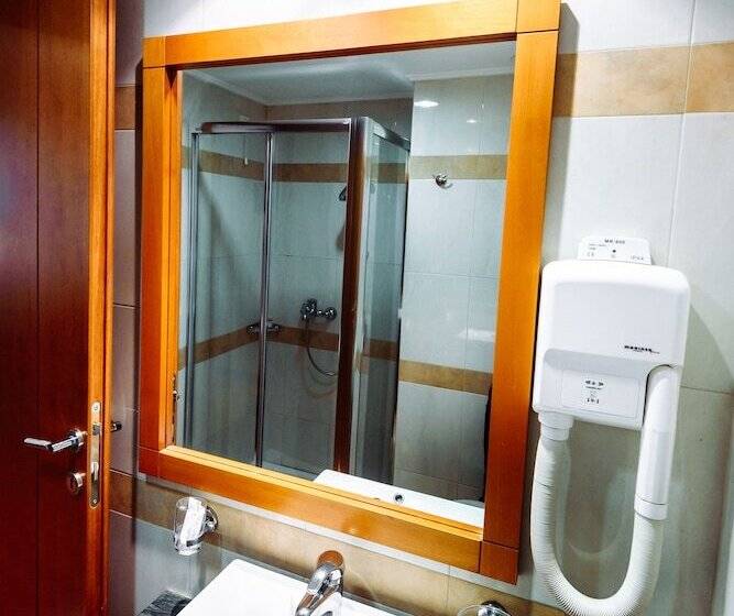 جناح ذو إطلالة, Athens Mirabello