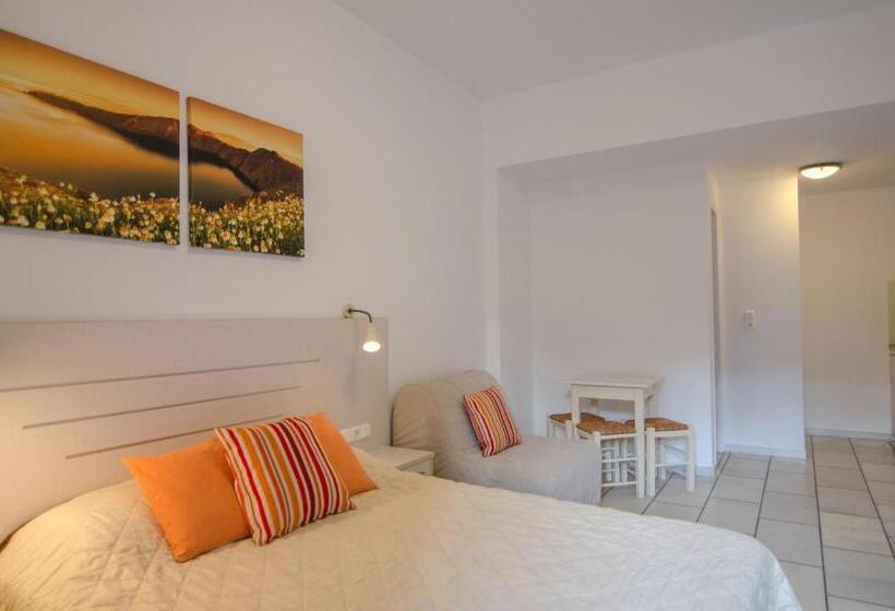 استودیوی لوکس, Brothers