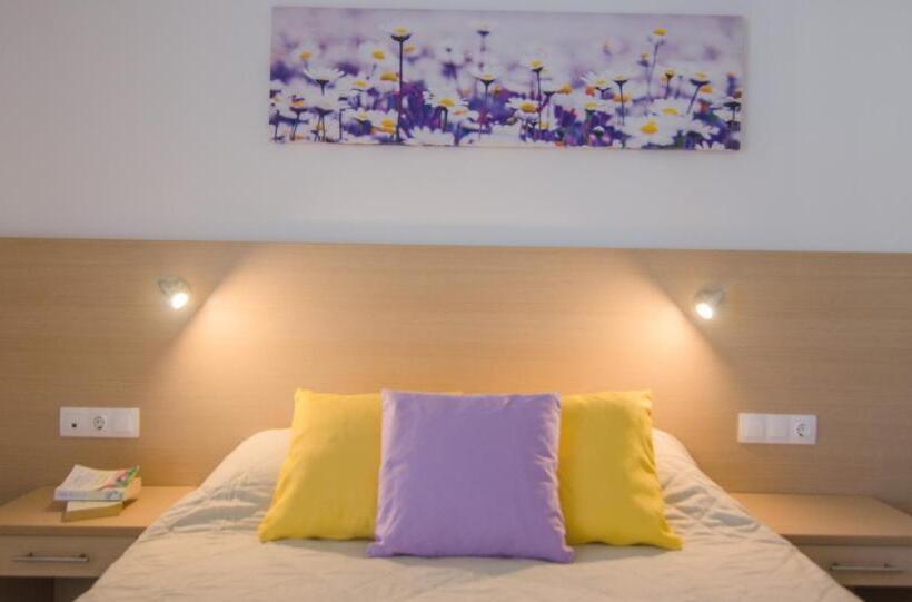 اتاق لوکس, Brothers