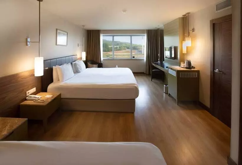 سوییت خانوادگی, Kolin Hotel Spa & Convention Center
