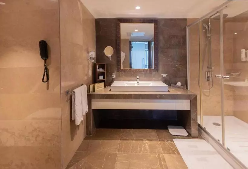 سوئیت پرزیدنت, Kolin Hotel Spa & Convention Center