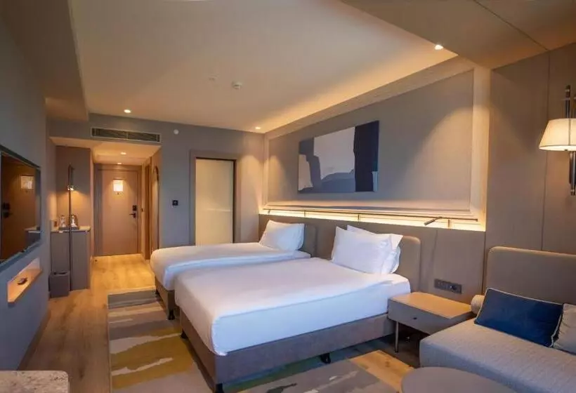 اتاق لوکس با چشم‌انداز باغ, Kolin Hotel Spa & Convention Center