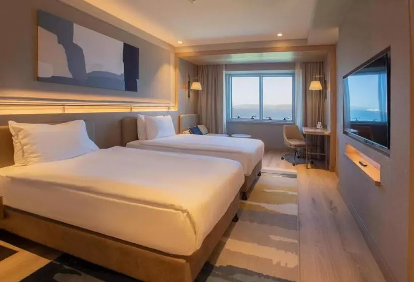 اتاق لوکس با چشم‌انداز باغ, Kolin Hotel Spa & Convention Center