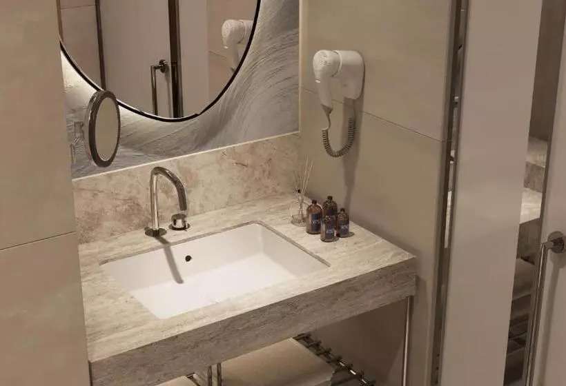اتاق لوکس با چشم‌انداز باغ, Kolin Hotel Spa & Convention Center