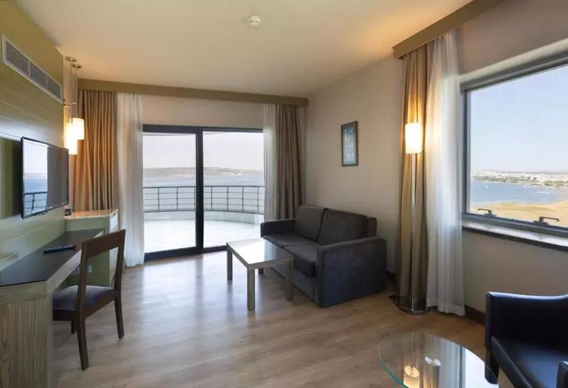 سوییت خانوادگی, Kolin Hotel Spa & Convention Center