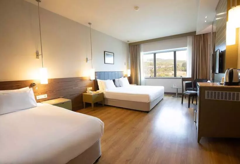سوییت خانوادگی, Kolin Hotel Spa & Convention Center