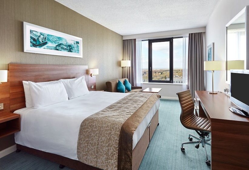 高级大房间, Leonardo Milton Keynes