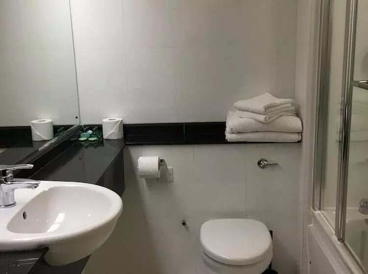 レイクビュースタンダードルーム, Normanton Park Hotel, Sure Hotel Collection By Best Western