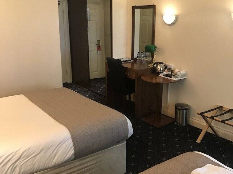 غرفة قياسية مطلّة علي البحيرة, Normanton Park Hotel, Sure Hotel Collection By Best Western