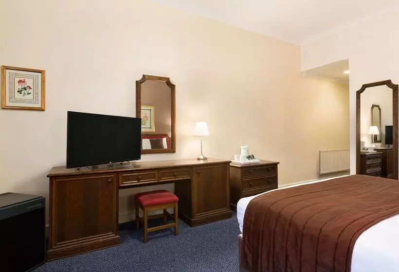 スーペリアールーム, Ramada By Wyndham Crawley Gatwick