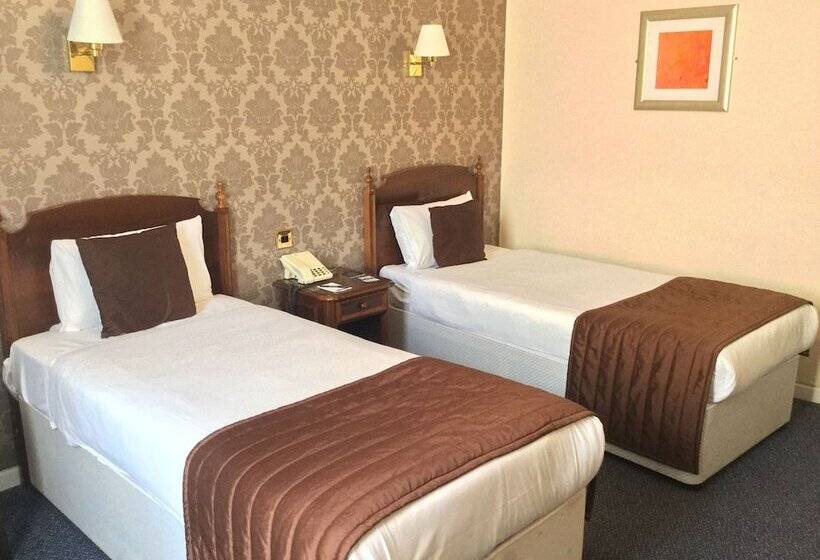 Номер Стандарт, Ramada By Wyndham Crawley Gatwick