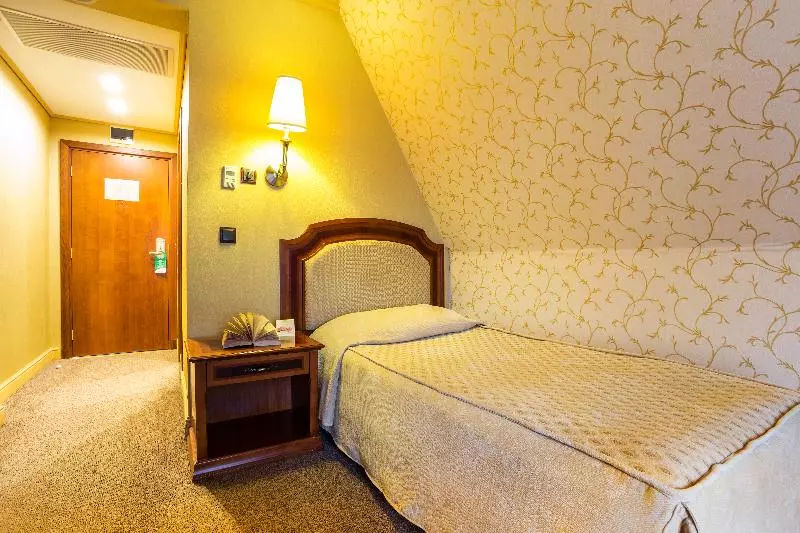 اتاق استاندارد یک نفره, Romance Hotel And Family Suites