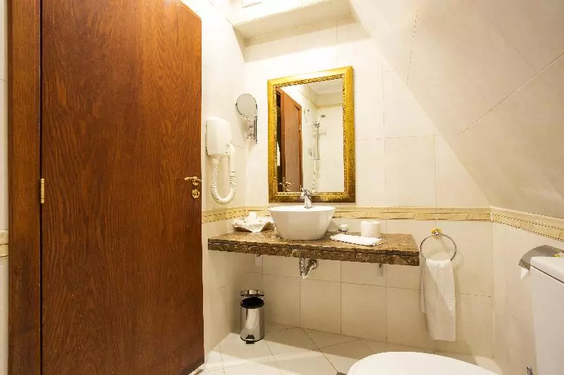 اتاق استاندارد یک نفره, Romance Hotel And Family Suites