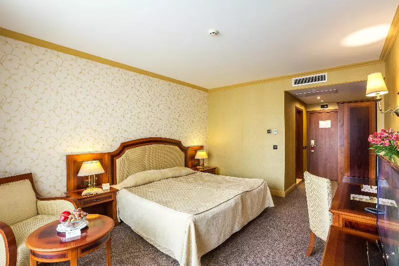 اتاق استاندارد, Romance Hotel And Family Suites