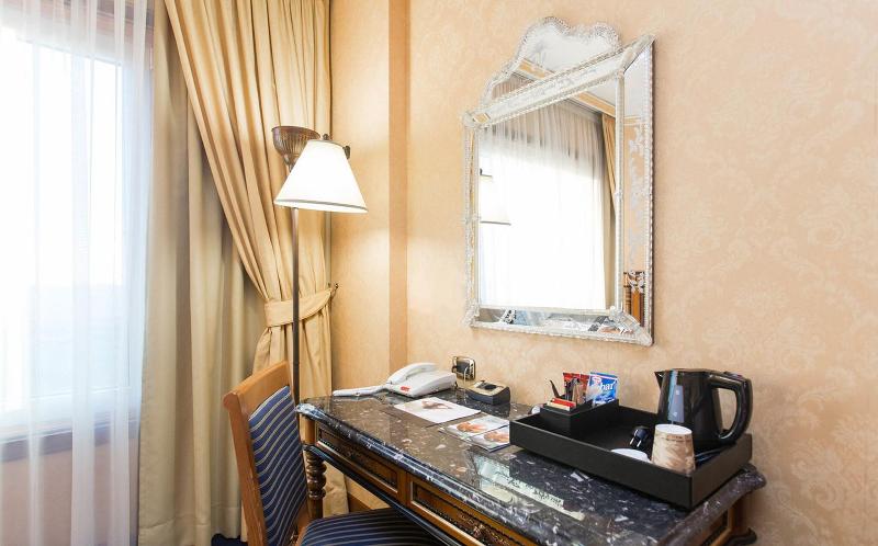 디럭스 룸, Rome Marriott Park