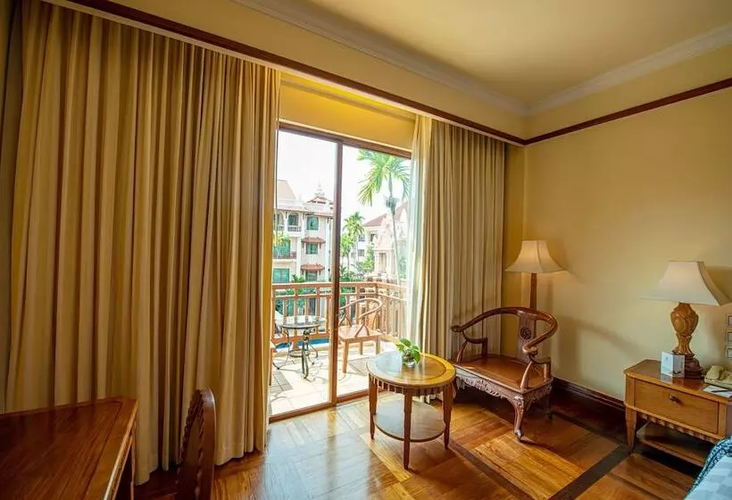 プールの見えるデラックスルーム, Sokha Angkor Resort