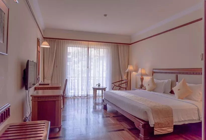 プールの見えるデラックスルーム, Sokha Angkor Resort