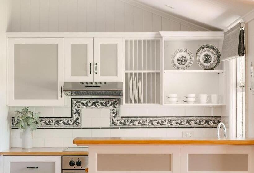 Дом 4 Спальни, Spicers Hidden Vale