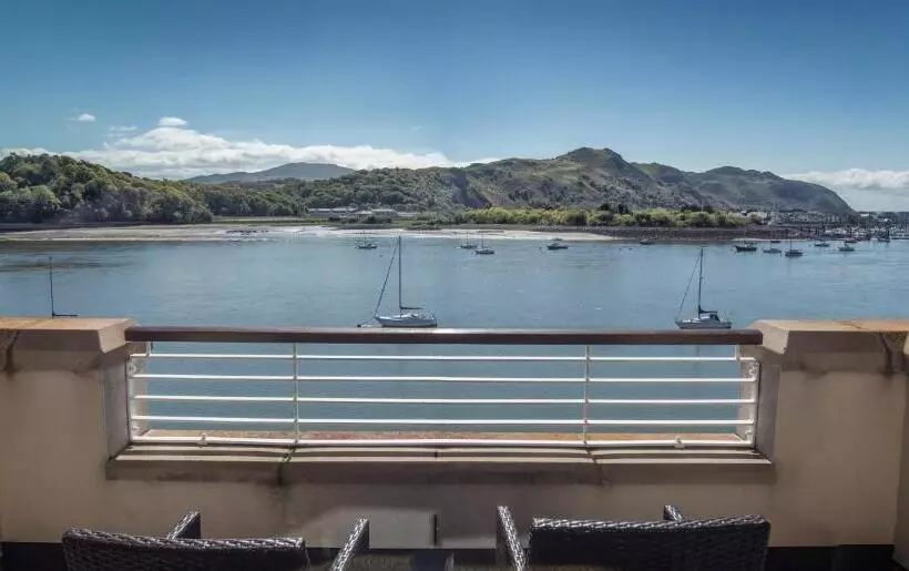 سوئیت پنت هاوس, The Quay Hotel And Spa