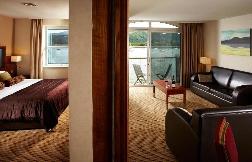 سوییت با چشم‌انداز دریا, The Quay Hotel And Spa