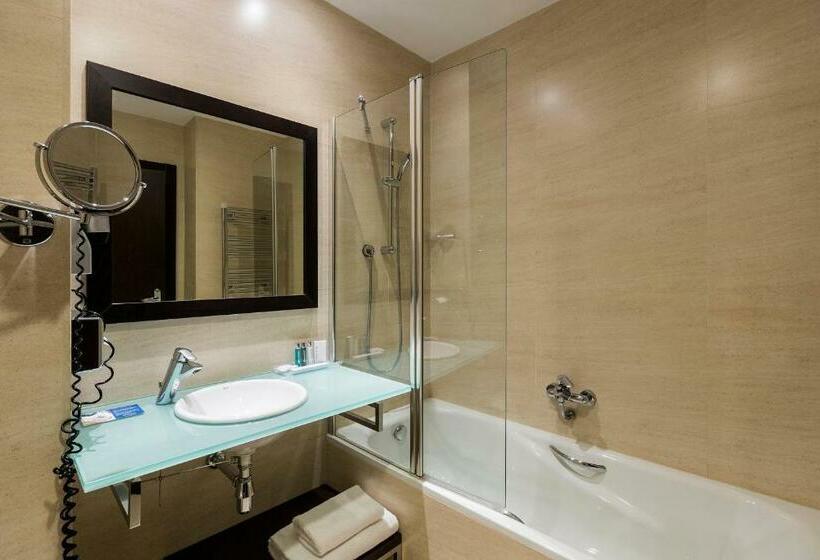 اتاق استاندارد سه نفره, Lcb Hotel Fuenlabrada