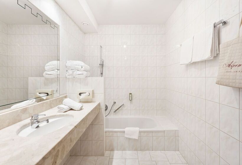 اتاق استاندارد با چشم‌انداز کوهستان, Alpenschlossl