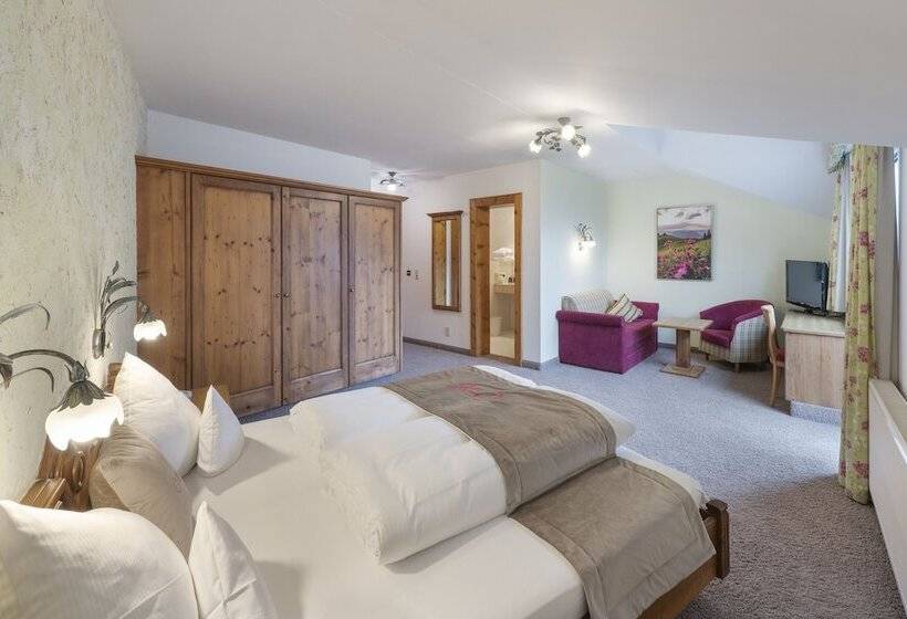 اتاق خانوادگی با چشم‌انداز کوه, Alpenschlossl