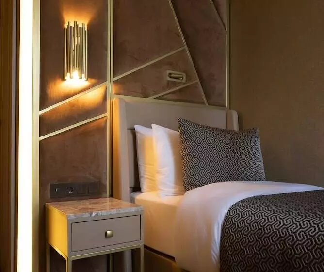 اتاق استاندارد سه نفره, Art Hotel Rotterdam Fully Renovated