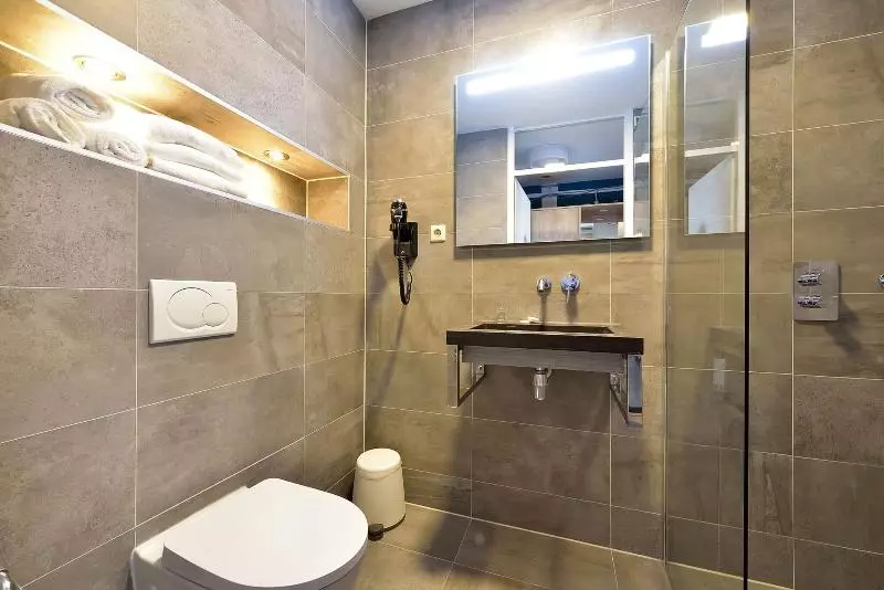 اتاق استاندارد سه نفره, Art Hotel Rotterdam Fully Renovated