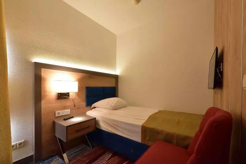 اتاق استاندارد سه نفره, Art Hotel Rotterdam Fully Renovated