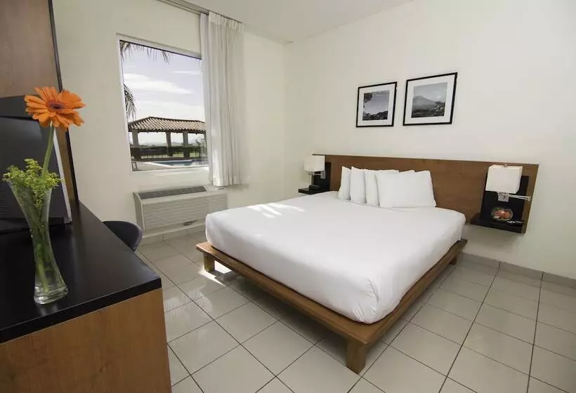 سوییت, Comfort Inn Real La Union