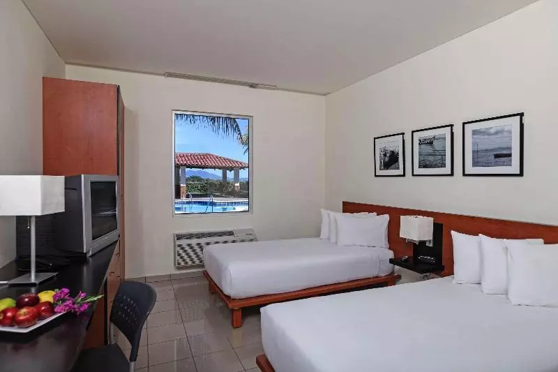 اتاق استاندارد, Comfort Inn Real La Union