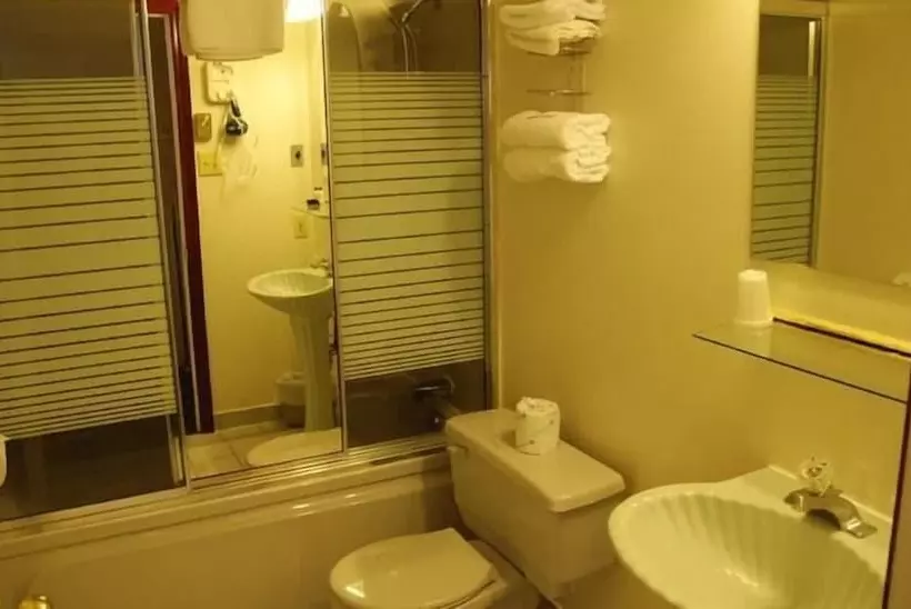 Deluxe Zimmer, Commons Inn