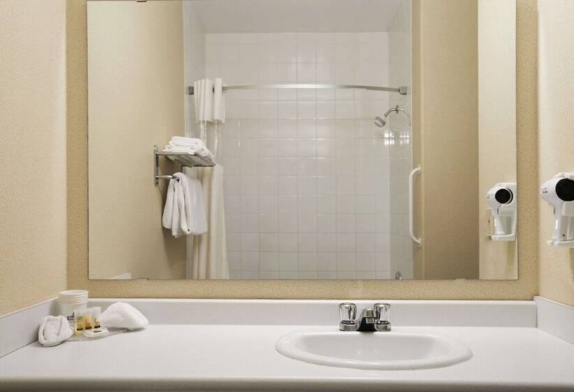 סוויטה, Days Inn By Wyndham Moose Jaw