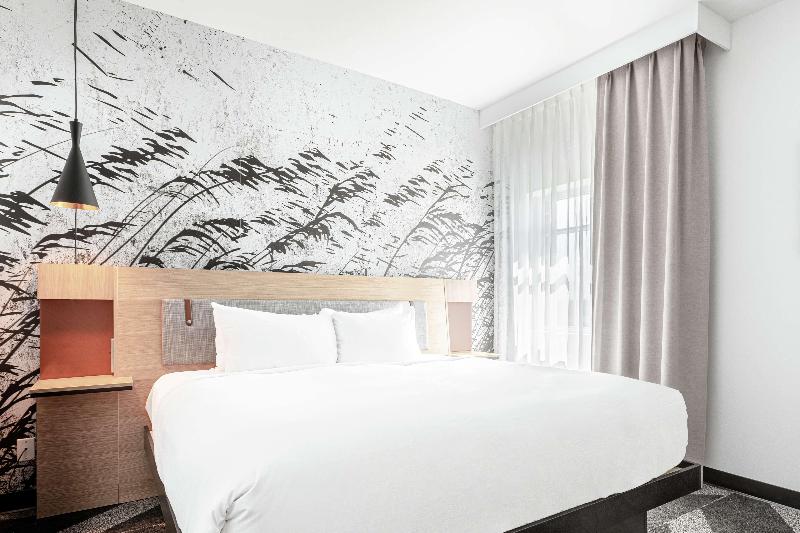 اتاق استاندارد با تخت بزرگ, Doubletree By Hilton Quebec Resort