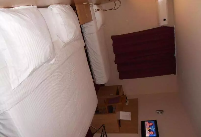 اتاق استاندارد سه نفره, Jill Hotel Brussels