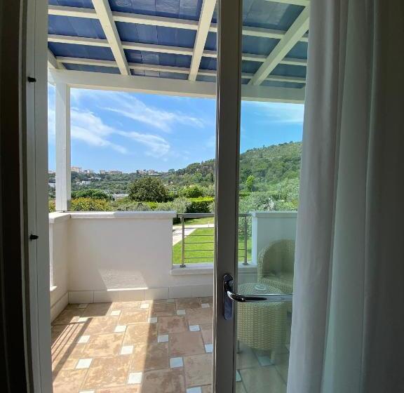 古典房间, Grotta Di Tiberio